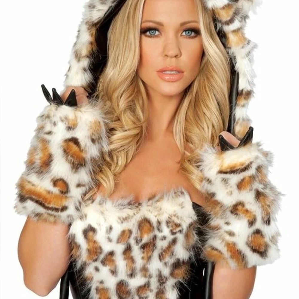ISO: J Valentine Leopard Costume Gloves!!